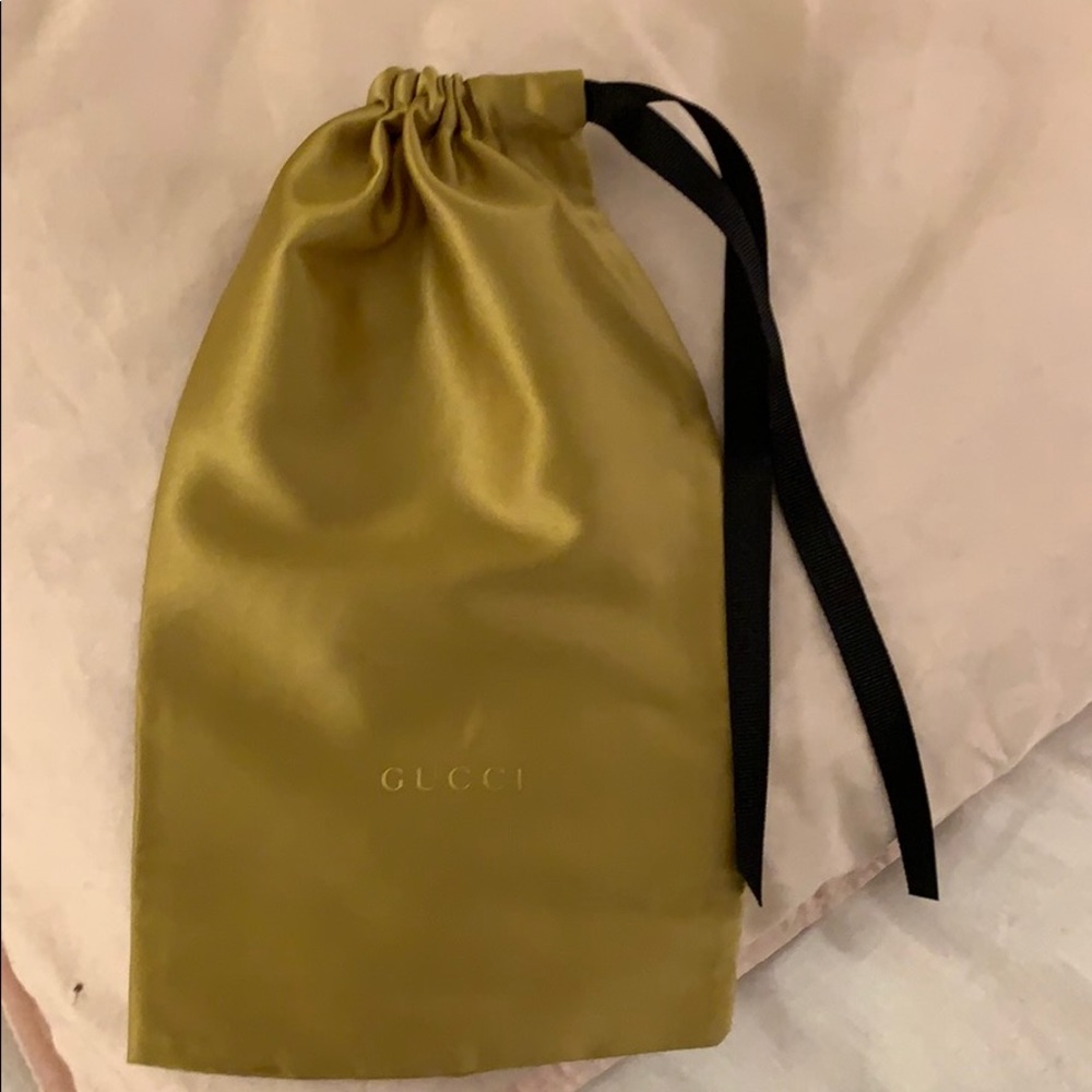 Chartreuse silk Gucci Accessory bag.